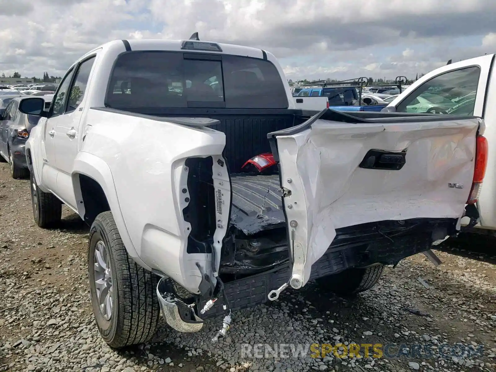 3 Фотография поврежденного автомобиля 3TMAZ5CN3KM082160 TOYOTA TACOMA DOU 2019