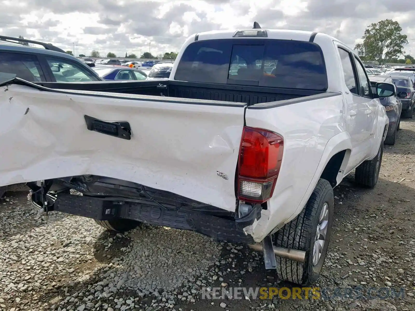 4 Фотография поврежденного автомобиля 3TMAZ5CN3KM082160 TOYOTA TACOMA DOU 2019