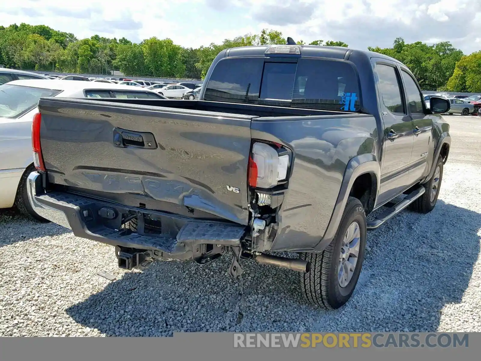 4 Photograph of a damaged car 3TMAZ5CN4KM083897 TOYOTA TACOMA DOU 2019