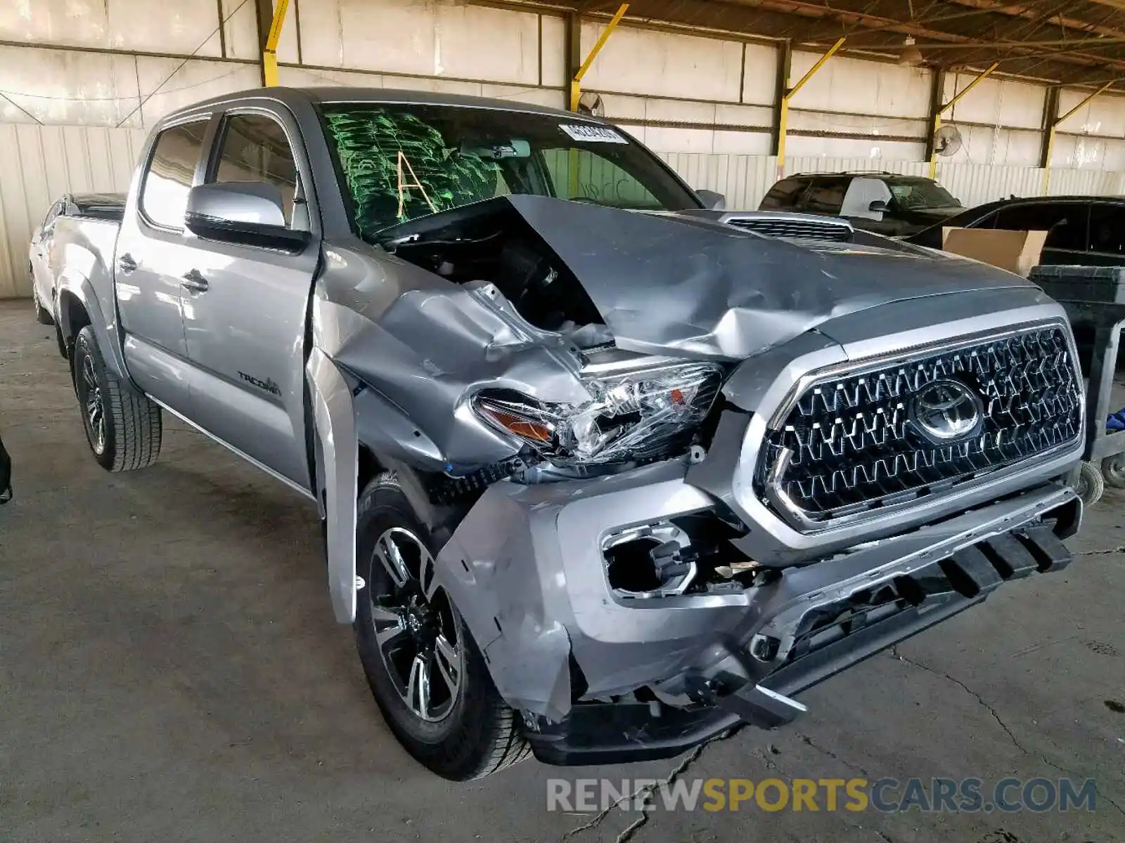 1 Photograph of a damaged car 3TMAZ5CN4KM105316 TOYOTA TACOMA DOU 2019