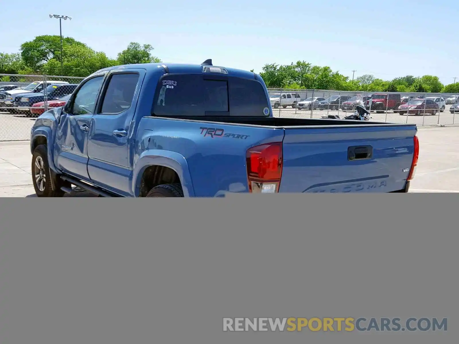 3 Photograph of a damaged car 3TMAZ5CN6KM083786 TOYOTA TACOMA DOU 2019