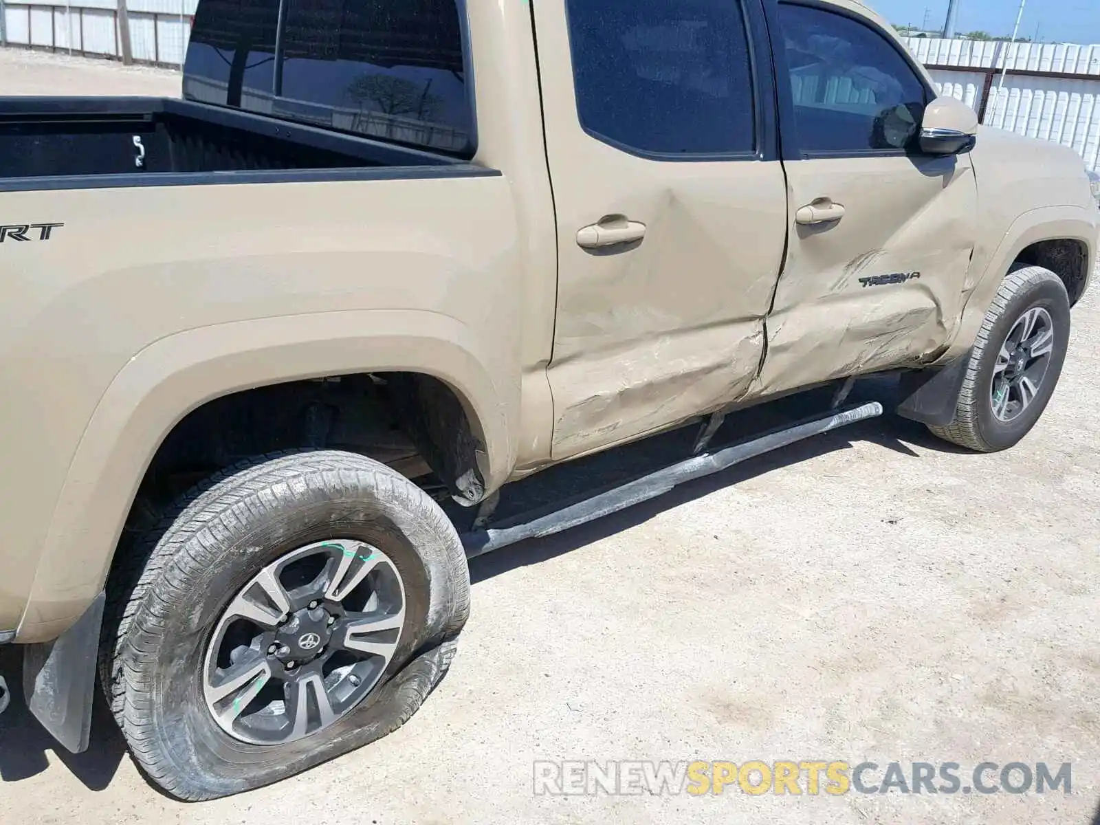 9 Фотография поврежденного автомобиля 3TMAZ5CN6KM085148 TOYOTA TACOMA DOU 2019