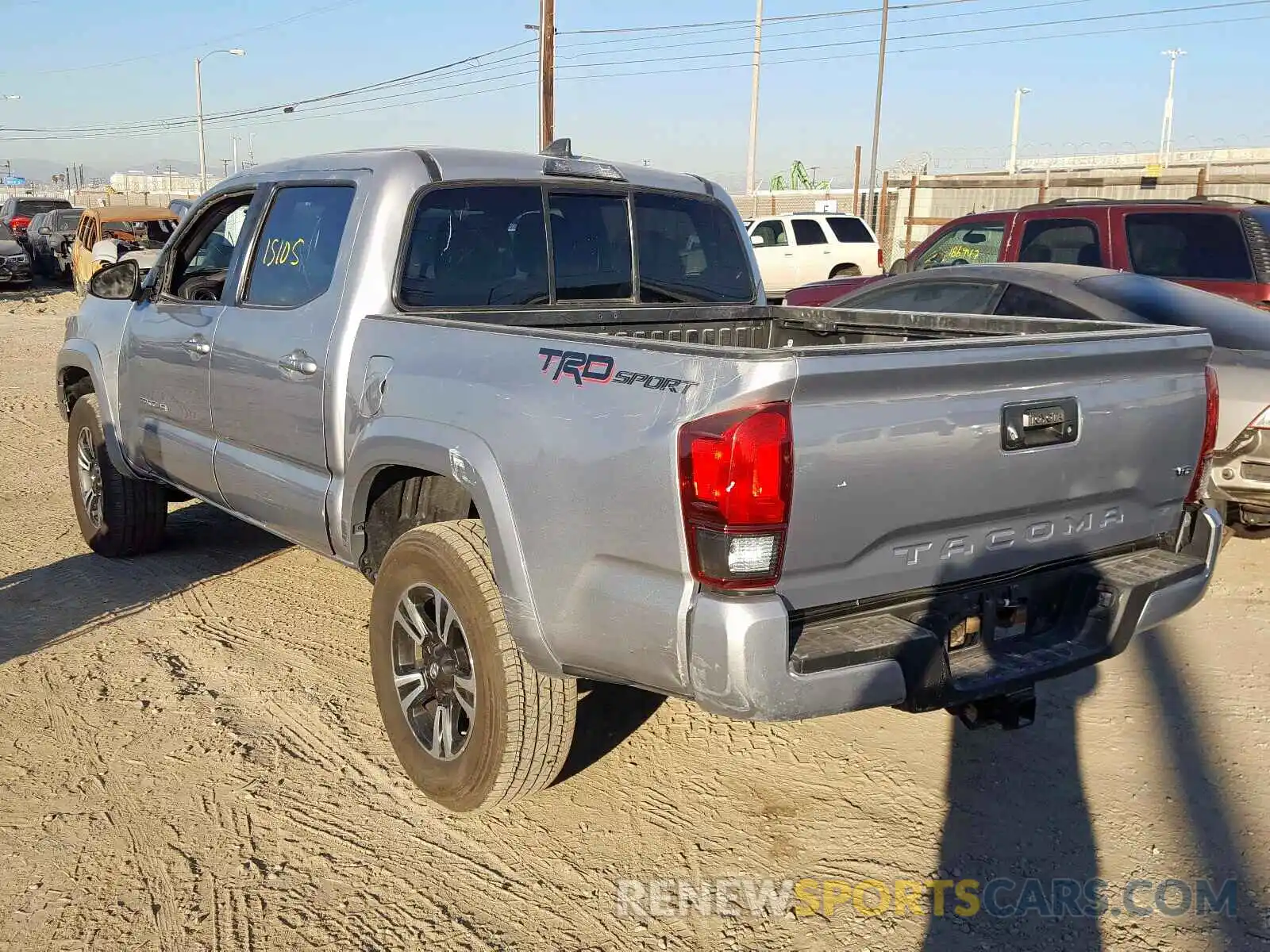 3 Фотография поврежденного автомобиля 3TMAZ5CN6KM096425 TOYOTA TACOMA DOU 2019