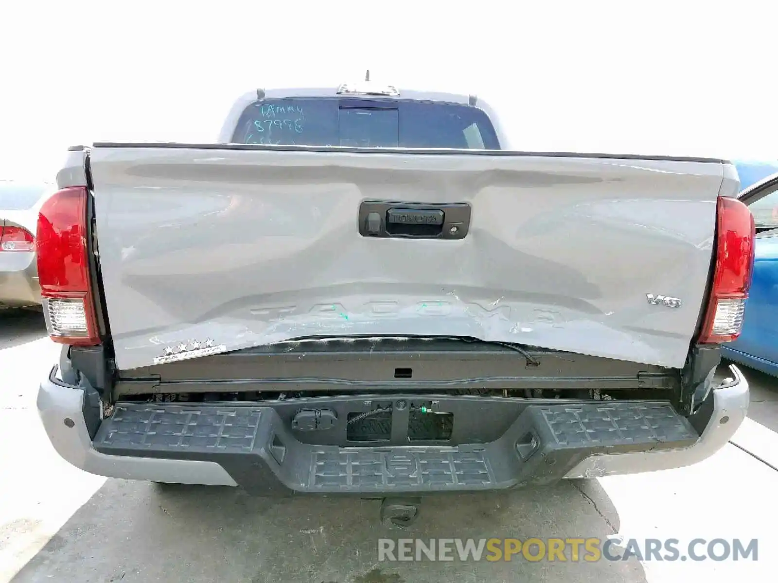 9 Photograph of a damaged car 3TMAZ5CN7KM082128 TOYOTA TACOMA DOU 2019