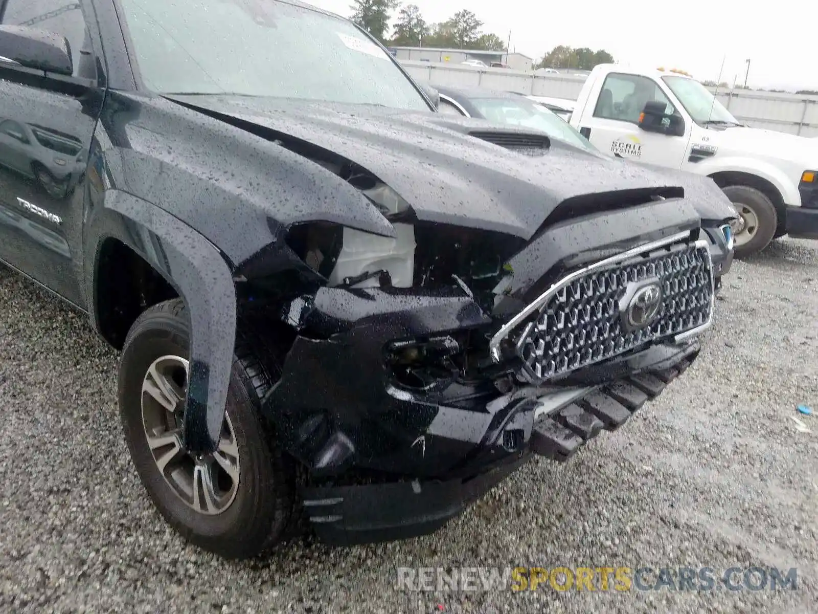 9 Photograph of a damaged car 3TMAZ5CN8KM104959 TOYOTA TACOMA DOU 2019