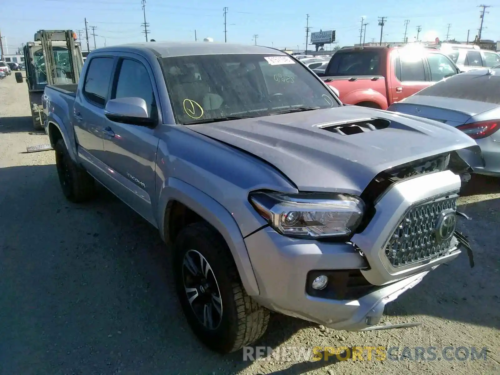 1 Photograph of a damaged car 3TMAZ5CN9KM090618 TOYOTA TACOMA DOU 2019