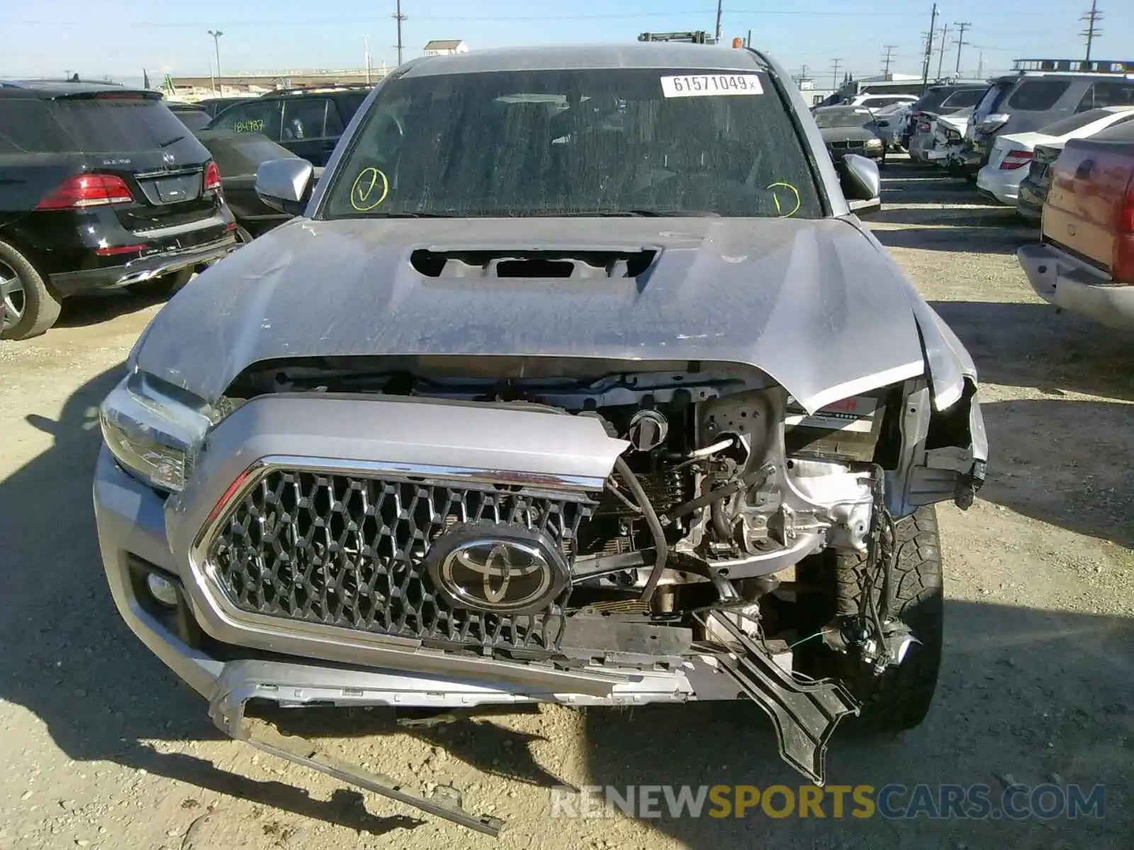 10 Photograph of a damaged car 3TMAZ5CN9KM090618 TOYOTA TACOMA DOU 2019