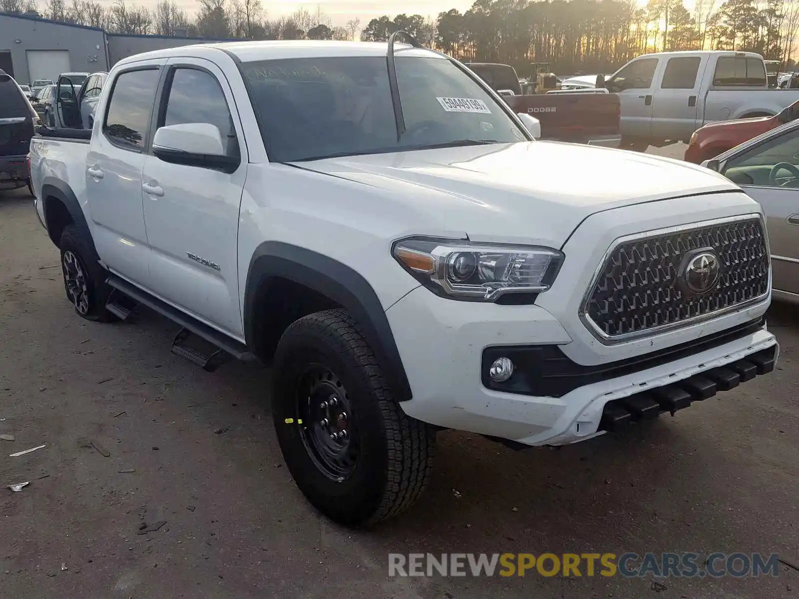 1 Photograph of a damaged car 3TMAZ5CN9KM092420 TOYOTA TACOMA DOU 2019