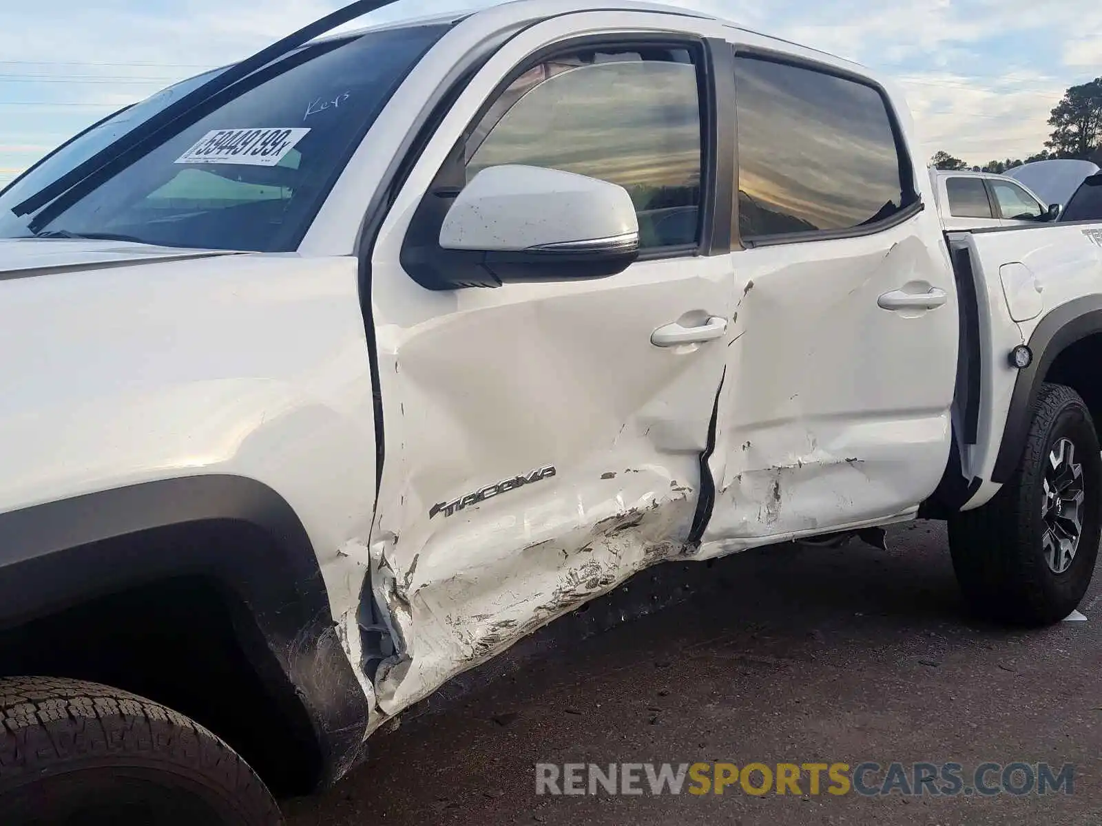 10 Photograph of a damaged car 3TMAZ5CN9KM092420 TOYOTA TACOMA DOU 2019