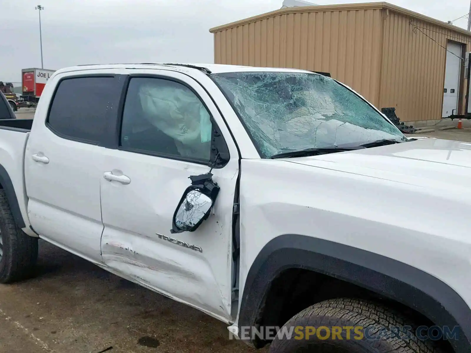 9 Photograph of a damaged car 3TMAZ5CNXKM084648 TOYOTA TACOMA DOU 2019