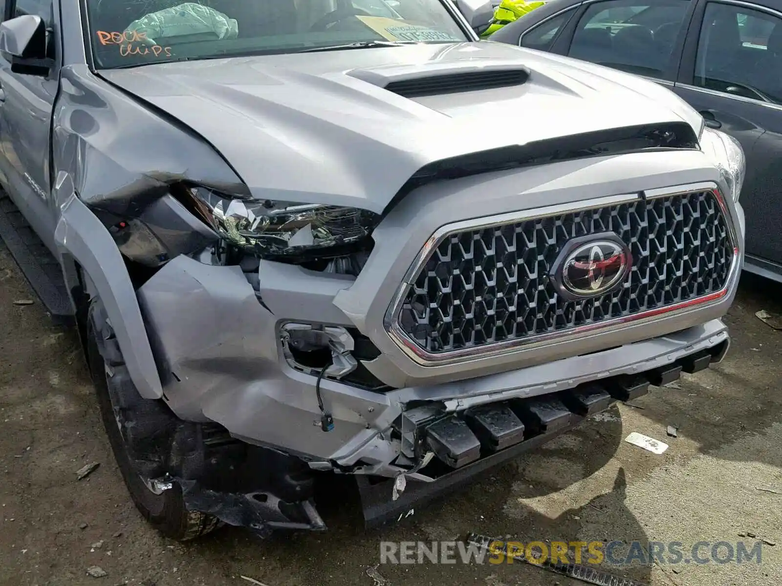 9 Photograph of a damaged car 3TMBZ5DN8KM018022 TOYOTA TACOMA DOU 2019