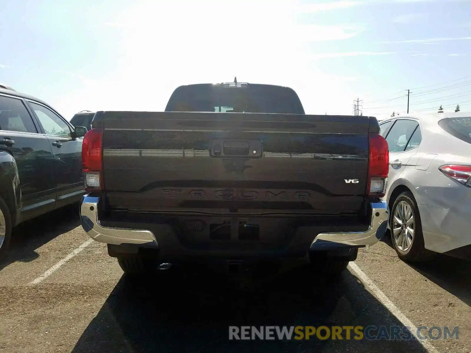 9 Photograph of a damaged car 3TMBZ5DN9KM019115 TOYOTA TACOMA DOU 2019