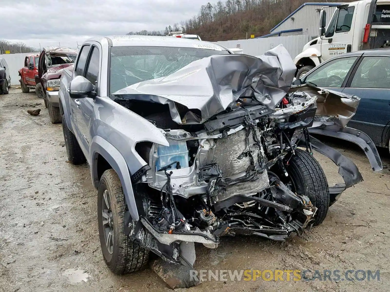 1 Photograph of a damaged car 3TMCZ5AN0KM201651 TOYOTA TACOMA DOU 2019