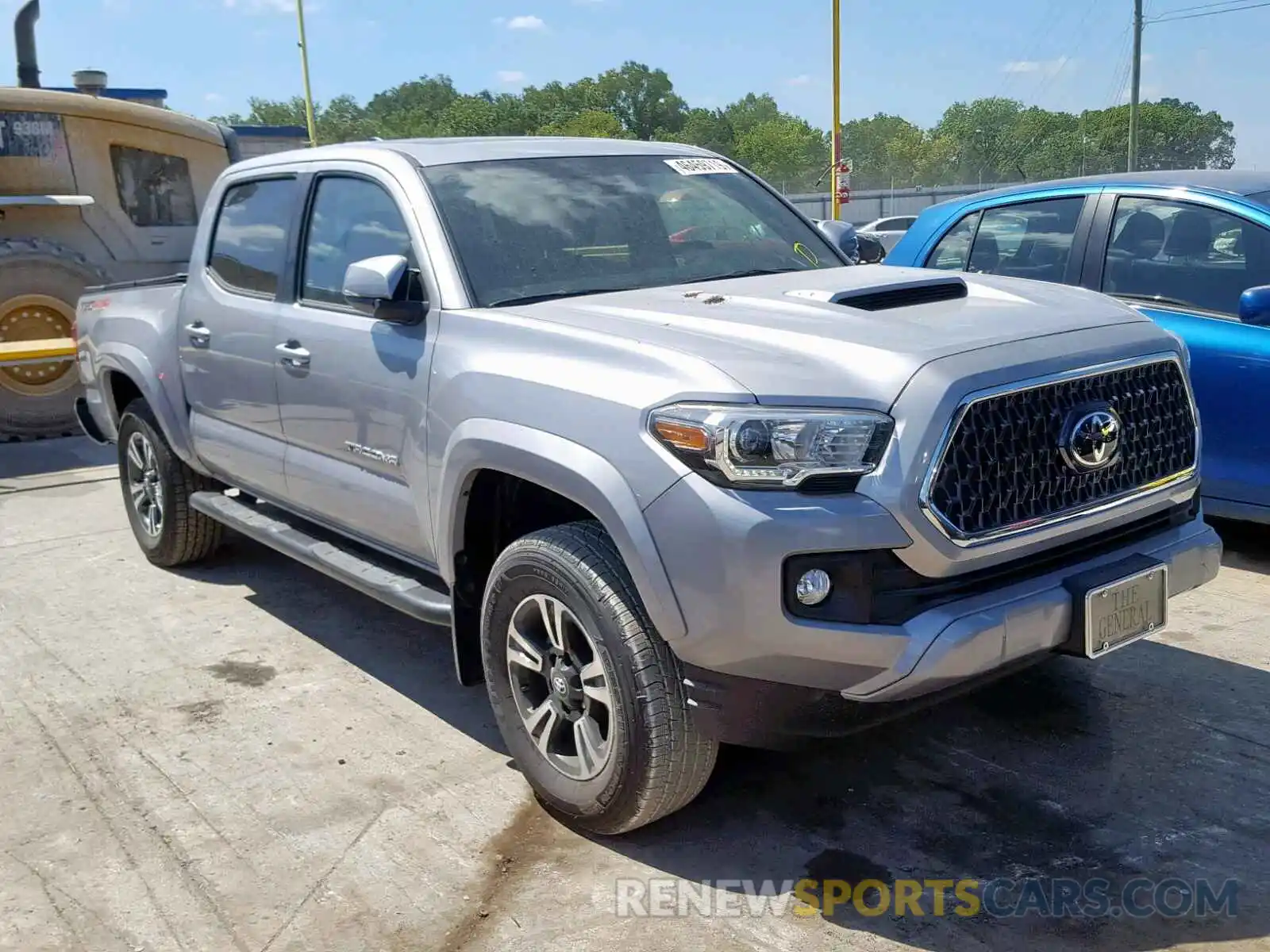 1 Photograph of a damaged car 3TMCZ5AN0KM225495 TOYOTA TACOMA DOU 2019