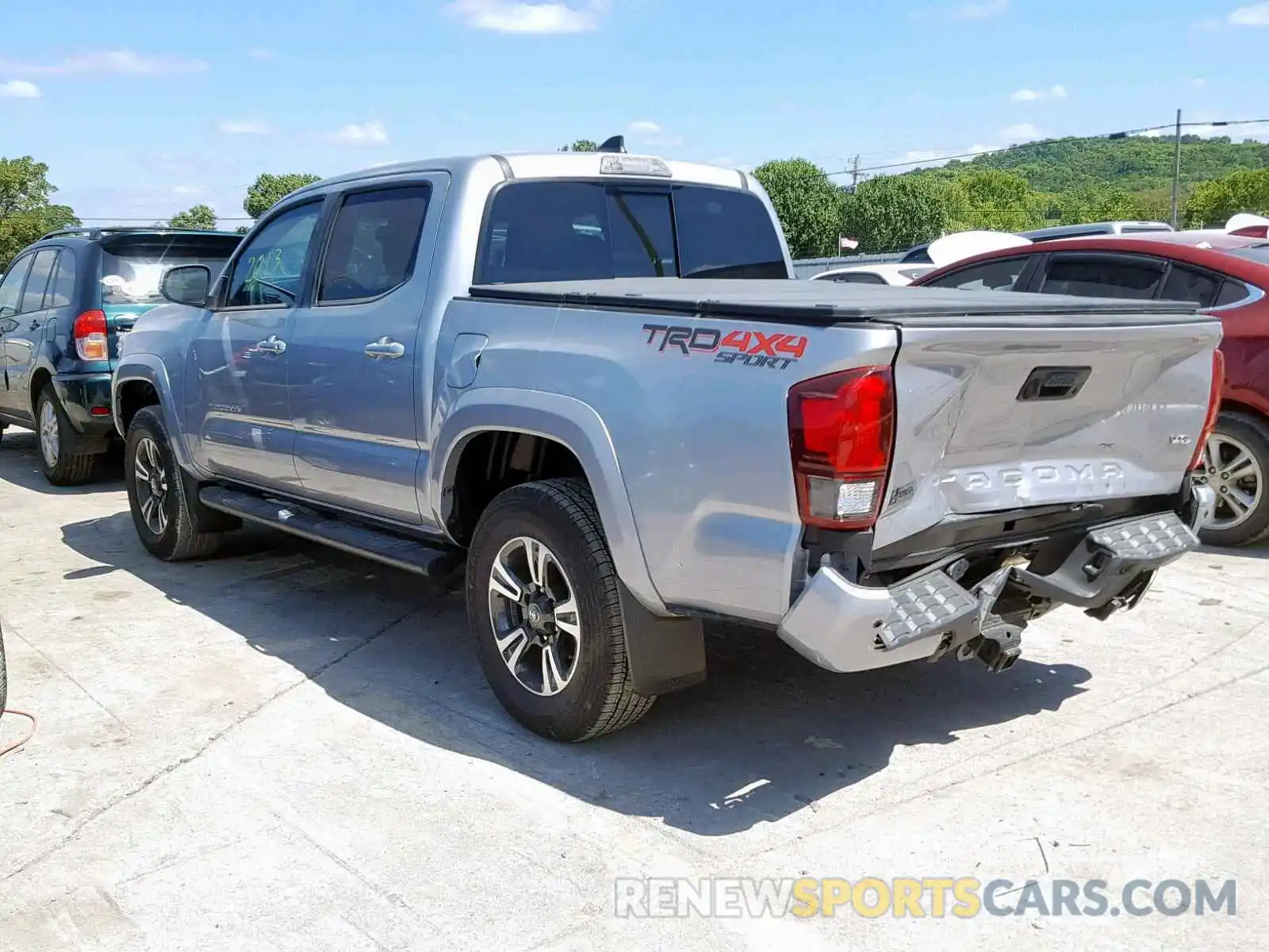 3 Photograph of a damaged car 3TMCZ5AN0KM225495 TOYOTA TACOMA DOU 2019