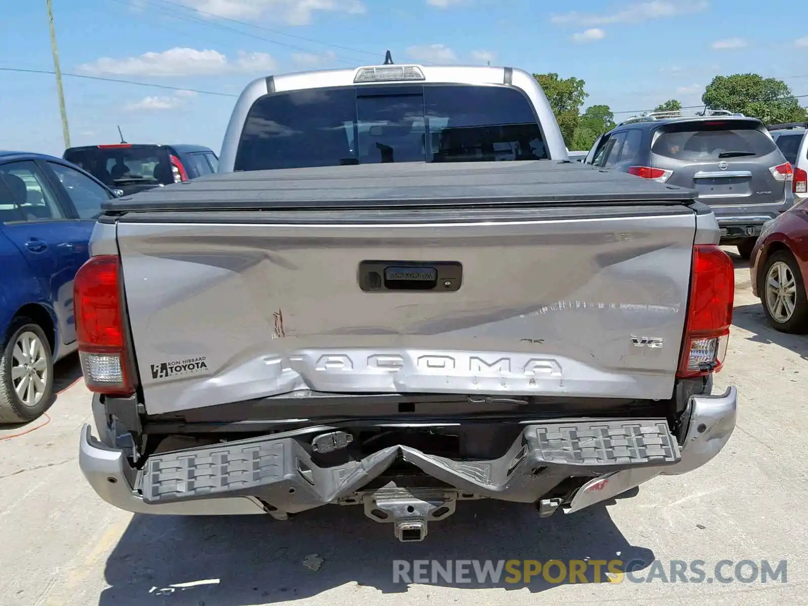 9 Photograph of a damaged car 3TMCZ5AN0KM225495 TOYOTA TACOMA DOU 2019