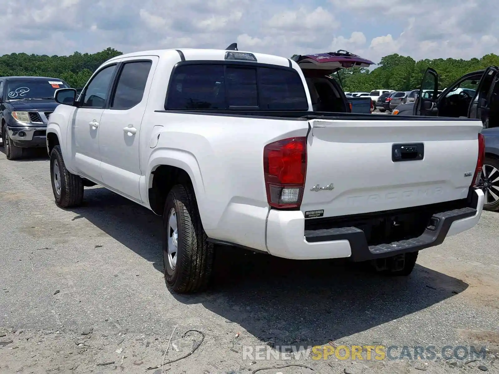 3 Photograph of a damaged car 3TMCZ5AN0KM230986 TOYOTA TACOMA DOU 2019