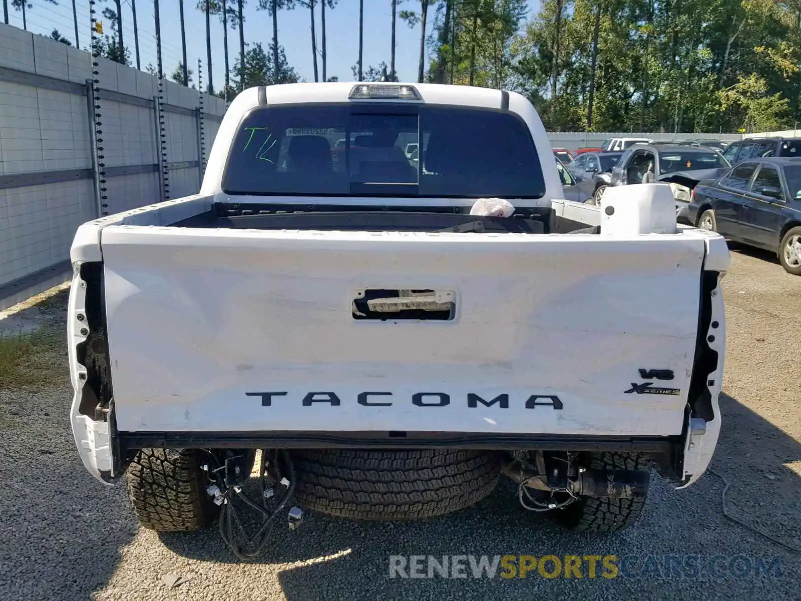 9 Photograph of a damaged car 3TMCZ5AN0KM262871 TOYOTA TACOMA DOU 2019