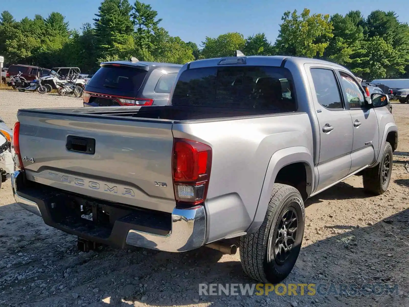 4 Photograph of a damaged car 3TMCZ5AN1KM193950 TOYOTA TACOMA DOU 2019