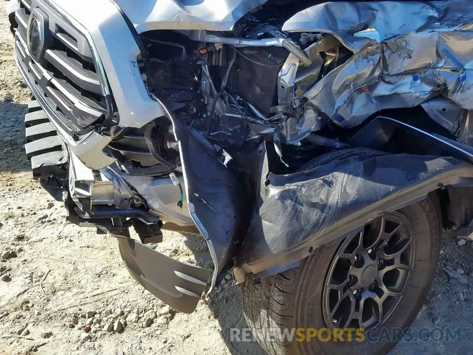 9 Photograph of a damaged car 3TMCZ5AN1KM193950 TOYOTA TACOMA DOU 2019