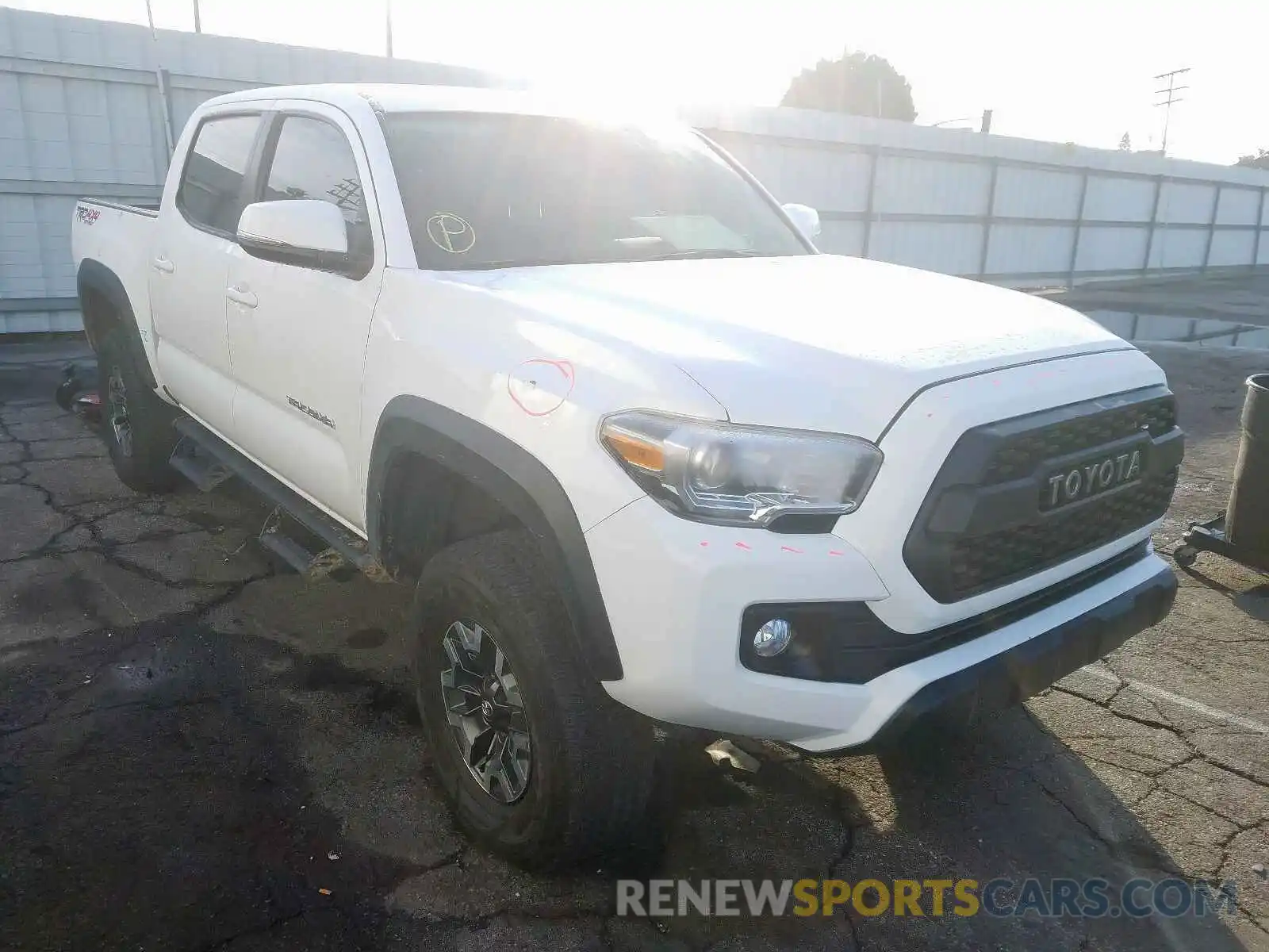 1 Photograph of a damaged car 3TMCZ5AN1KM194399 TOYOTA TACOMA DOU 2019