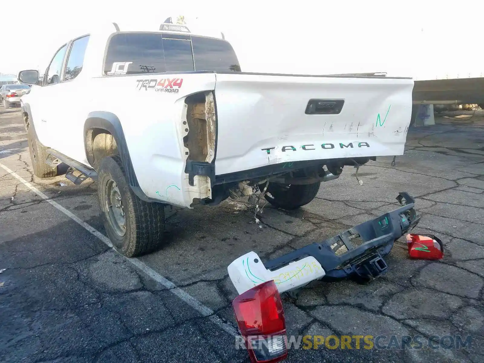 3 Photograph of a damaged car 3TMCZ5AN1KM194399 TOYOTA TACOMA DOU 2019