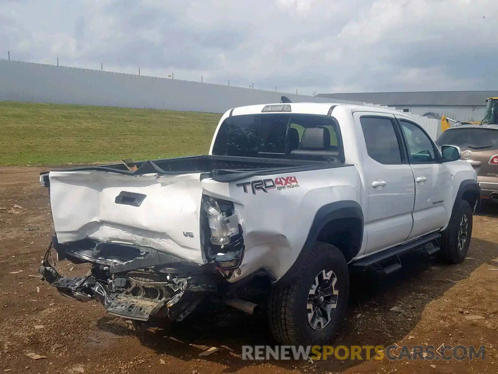 4 Photograph of a damaged car 3TMCZ5AN1KM201738 TOYOTA TACOMA DOU 2019