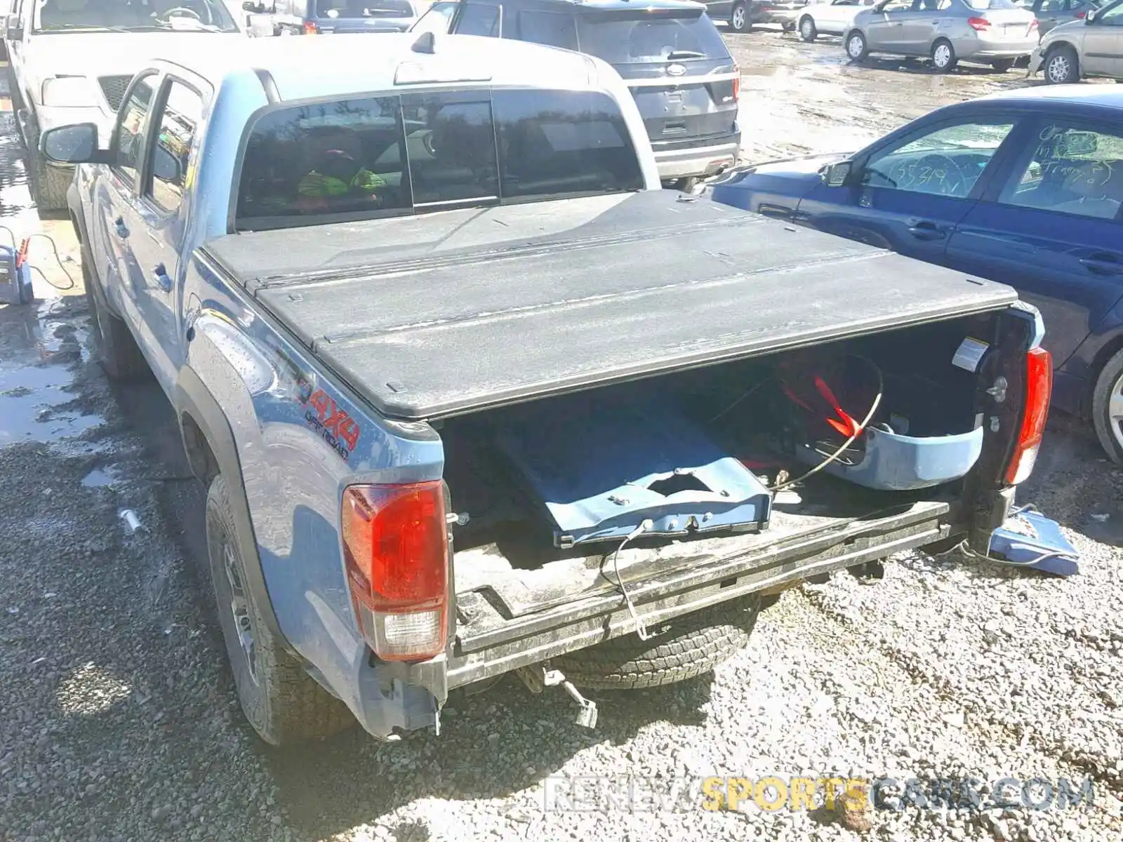 3 Photograph of a damaged car 3TMCZ5AN1KM212061 TOYOTA TACOMA DOU 2019