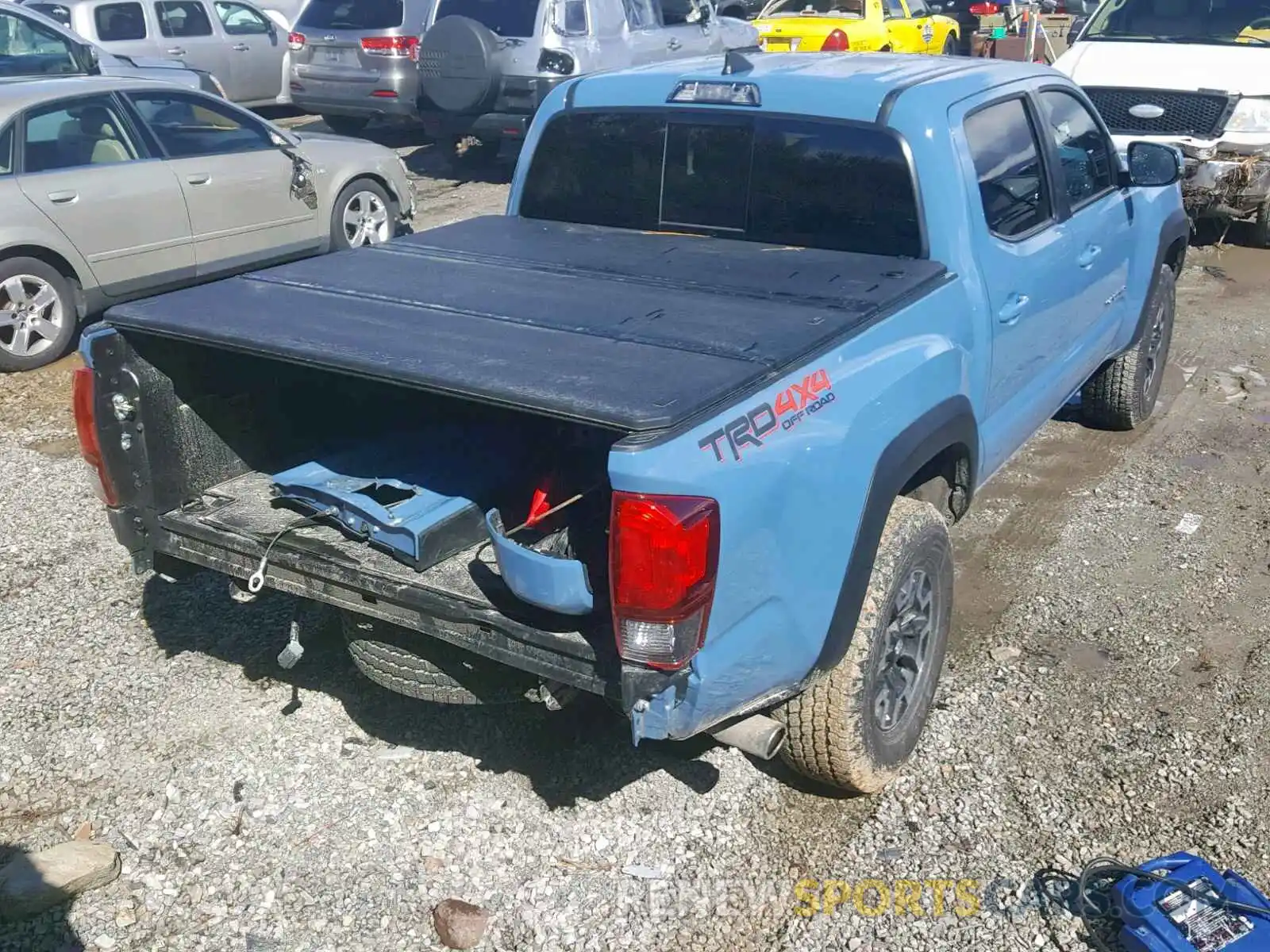 4 Photograph of a damaged car 3TMCZ5AN1KM212061 TOYOTA TACOMA DOU 2019