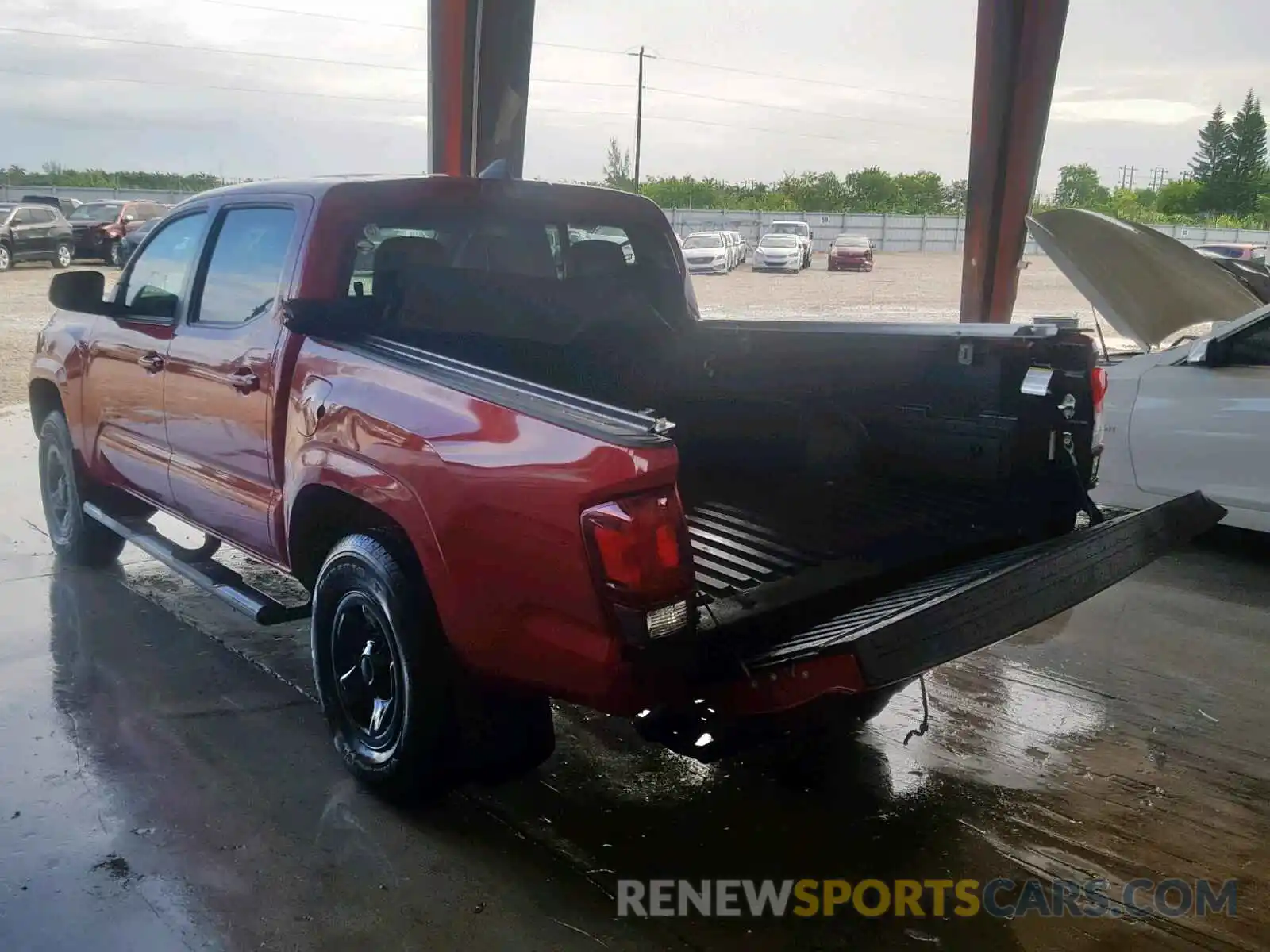 3 Photograph of a damaged car 3TMCZ5AN1KM215042 TOYOTA TACOMA DOU 2019