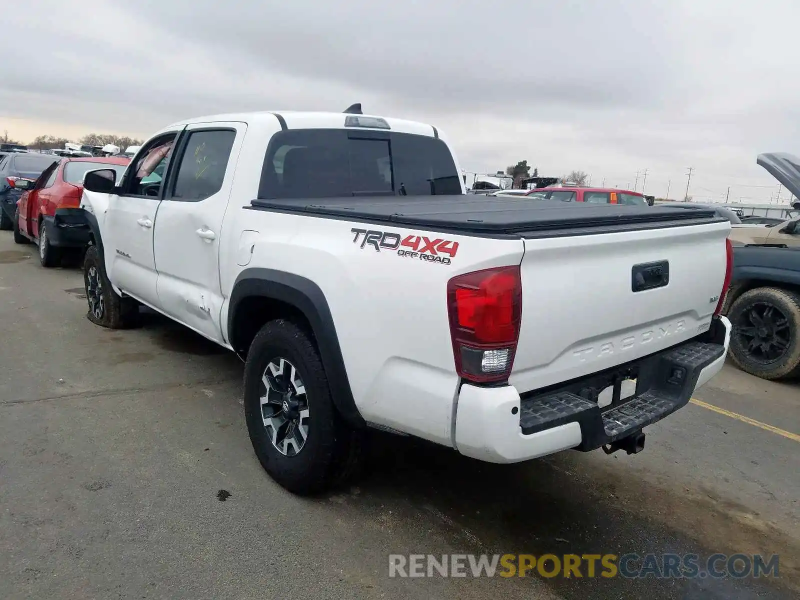 3 Photograph of a damaged car 3TMCZ5AN1KM238174 TOYOTA TACOMA DOU 2019