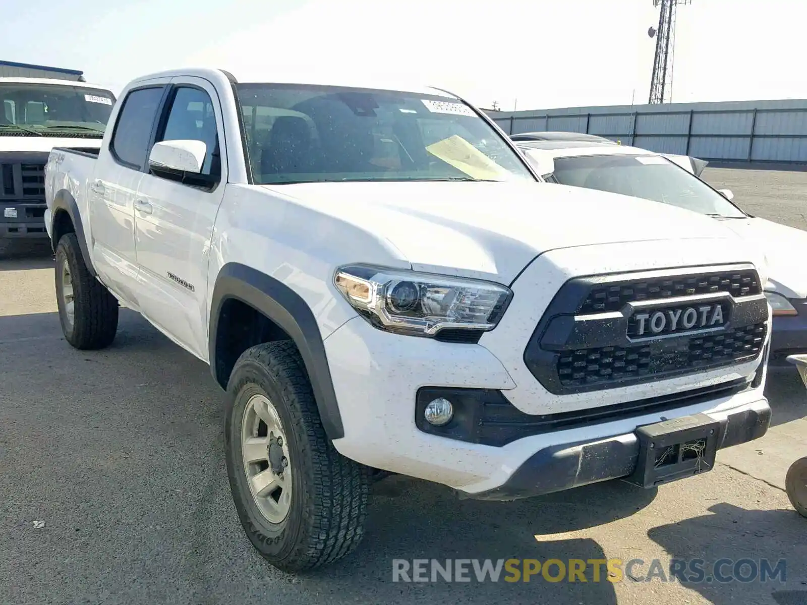 1 Photograph of a damaged car 3TMCZ5AN2KM194475 TOYOTA TACOMA DOU 2019