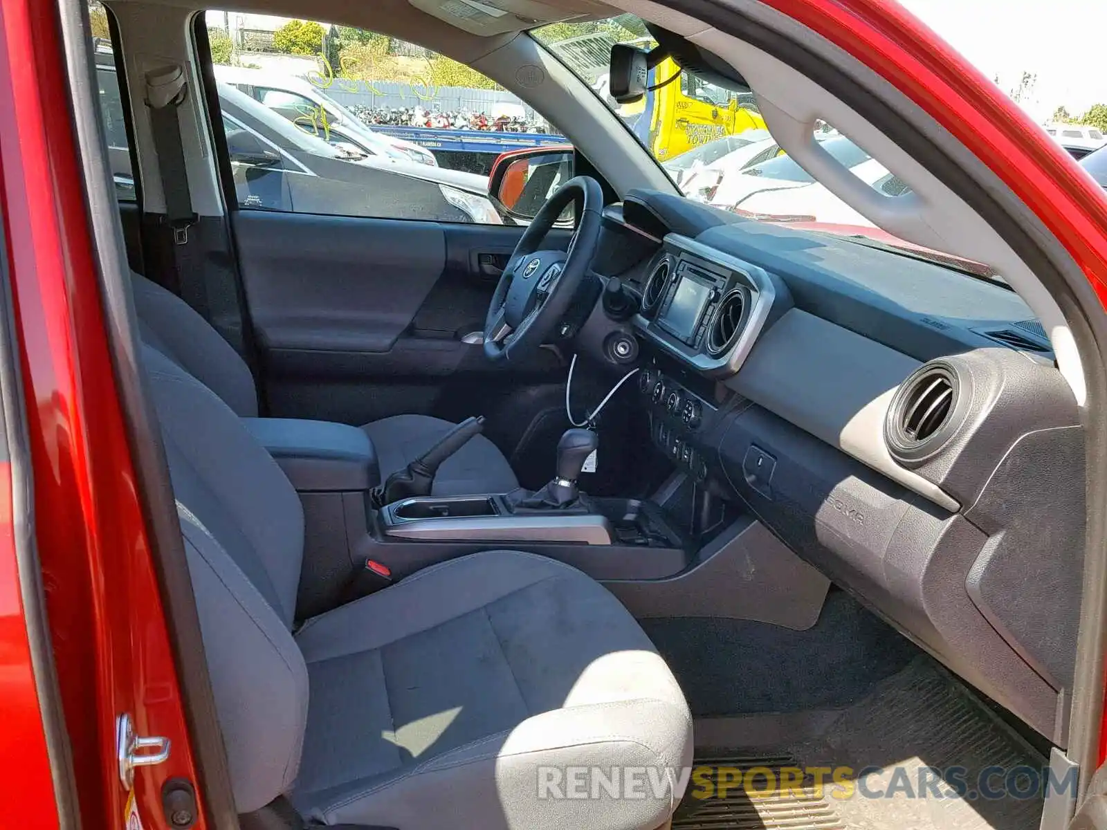 5 Photograph of a damaged car 3TMCZ5AN2KM212652 TOYOTA TACOMA DOU 2019