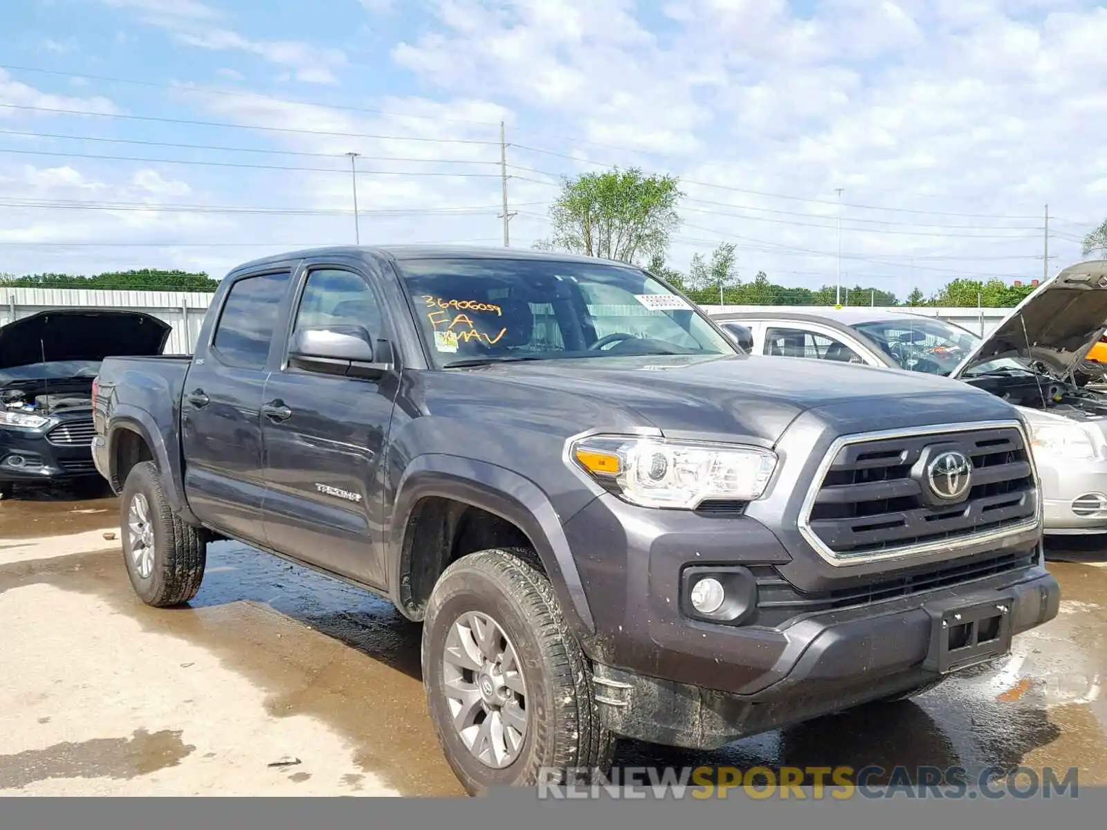 1 Photograph of a damaged car 3TMCZ5AN2KM223649 TOYOTA TACOMA DOU 2019