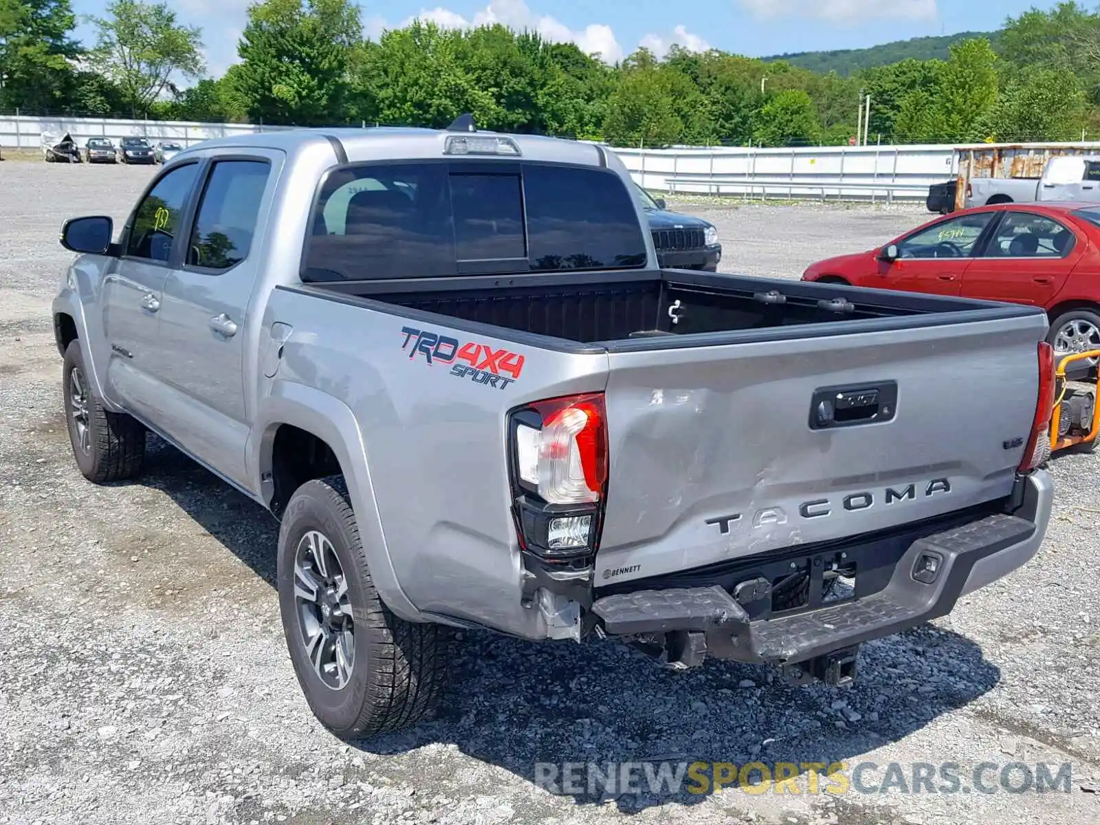 3 Photograph of a damaged car 3TMCZ5AN2KM252813 TOYOTA TACOMA DOU 2019