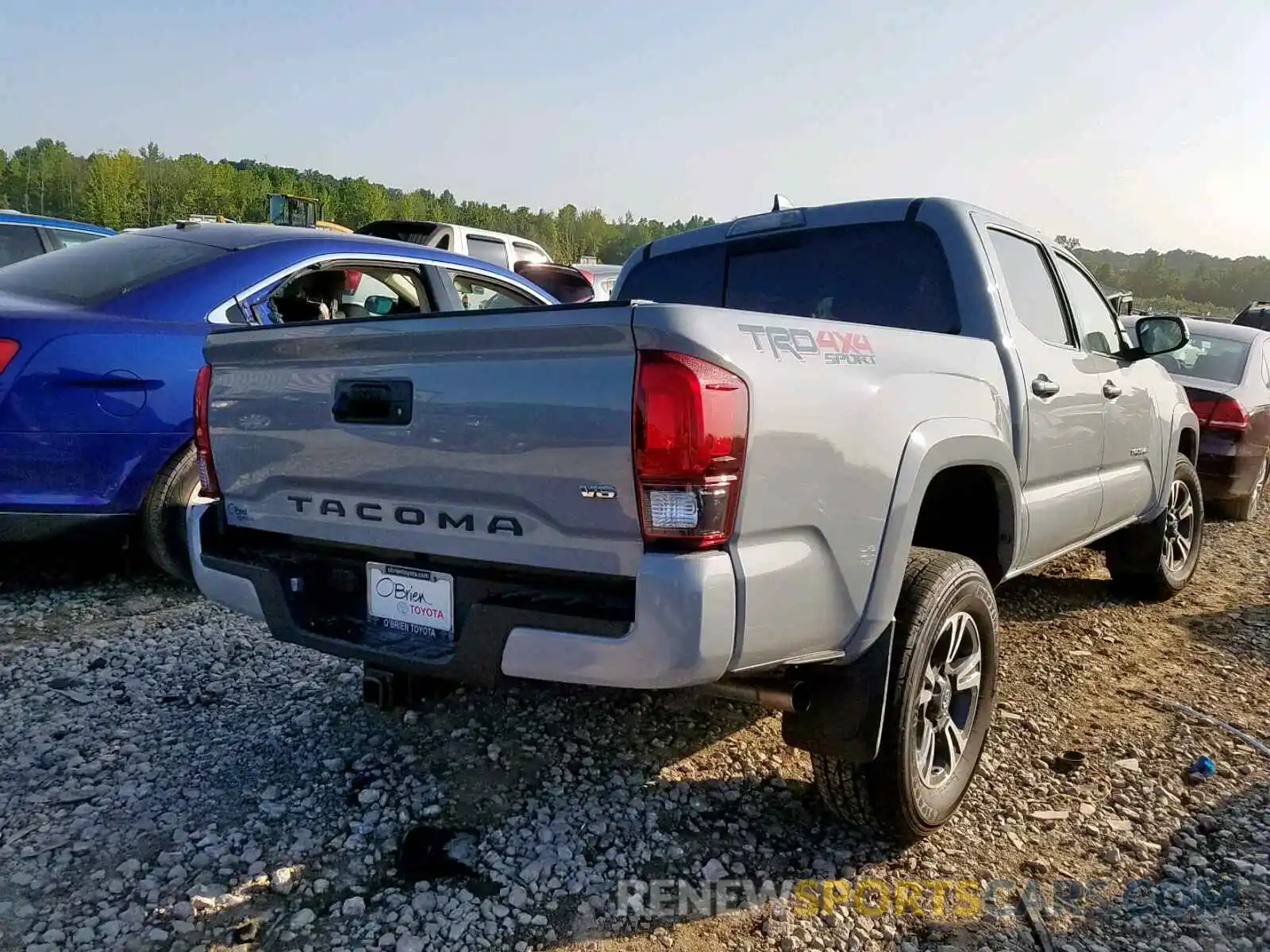 4 Photograph of a damaged car 3TMCZ5AN2KM262029 TOYOTA TACOMA DOU 2019