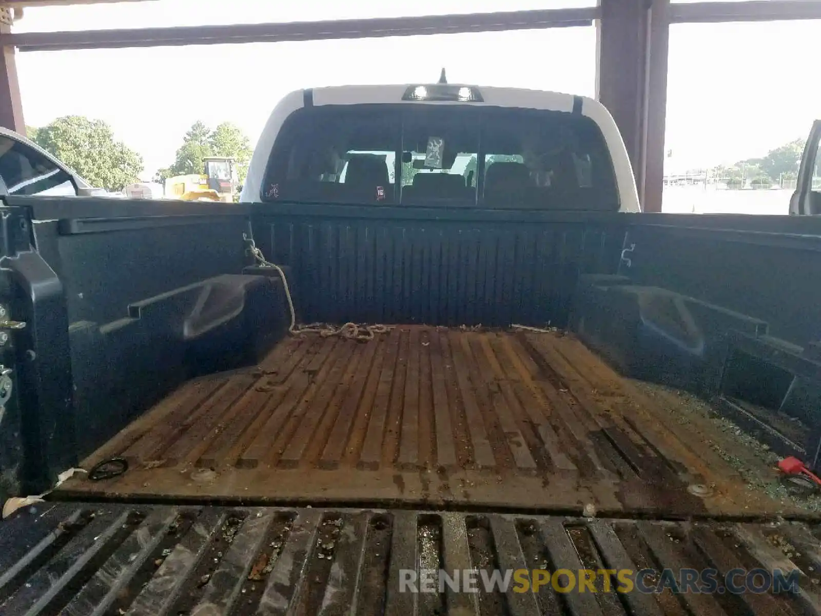 9 Photograph of a damaged car 3TMCZ5AN3KM225538 TOYOTA TACOMA DOU 2019