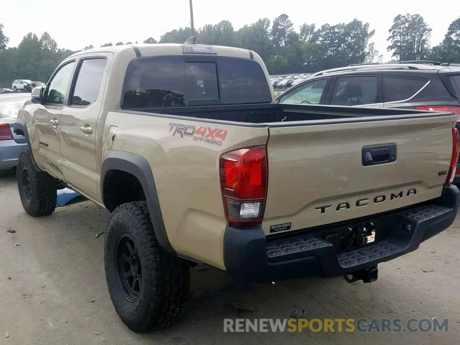 3 Photograph of a damaged car 3TMCZ5AN4KM191609 TOYOTA TACOMA DOU 2019