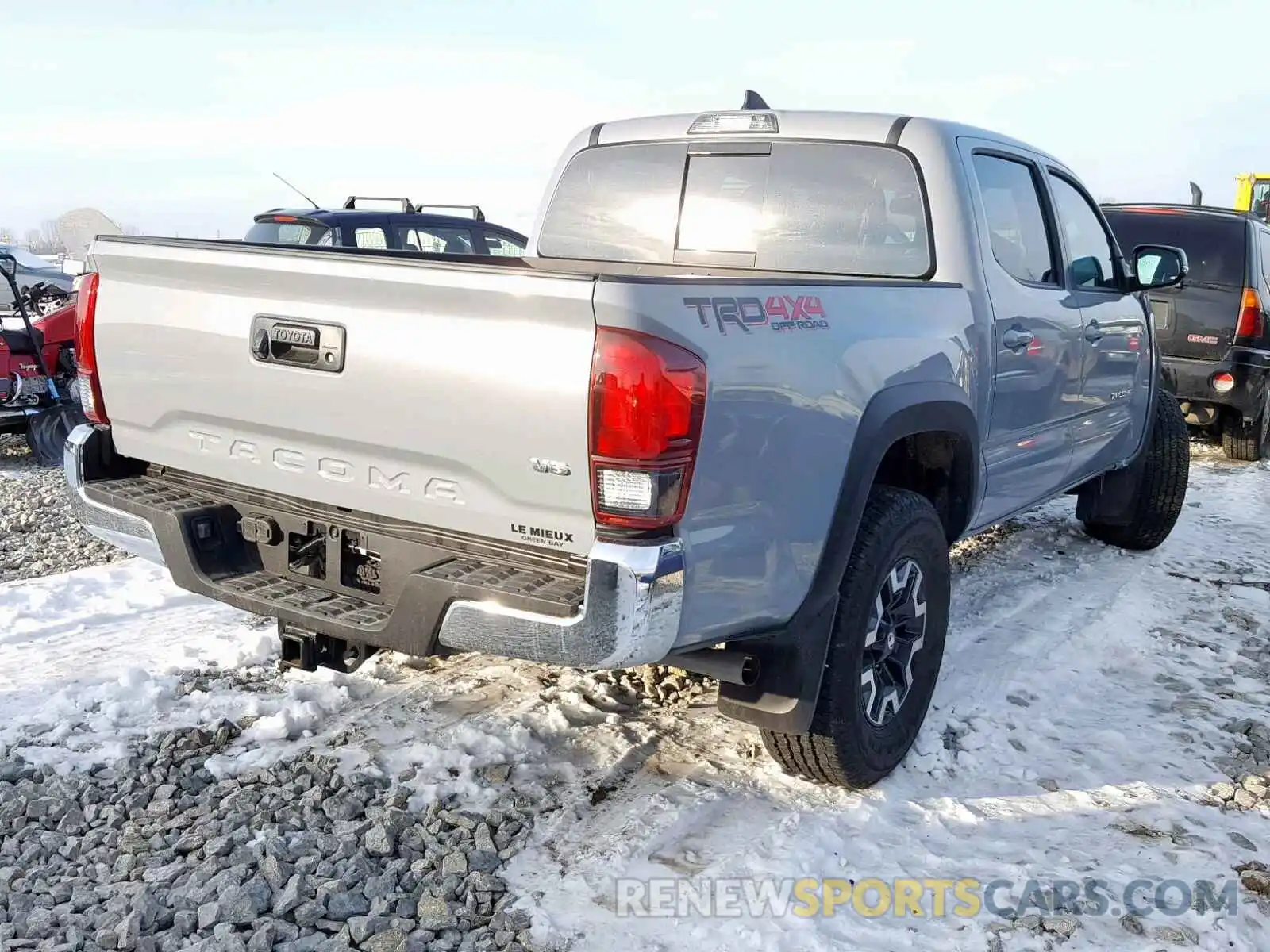 4 Photograph of a damaged car 3TMCZ5AN4KM194283 TOYOTA TACOMA DOU 2019