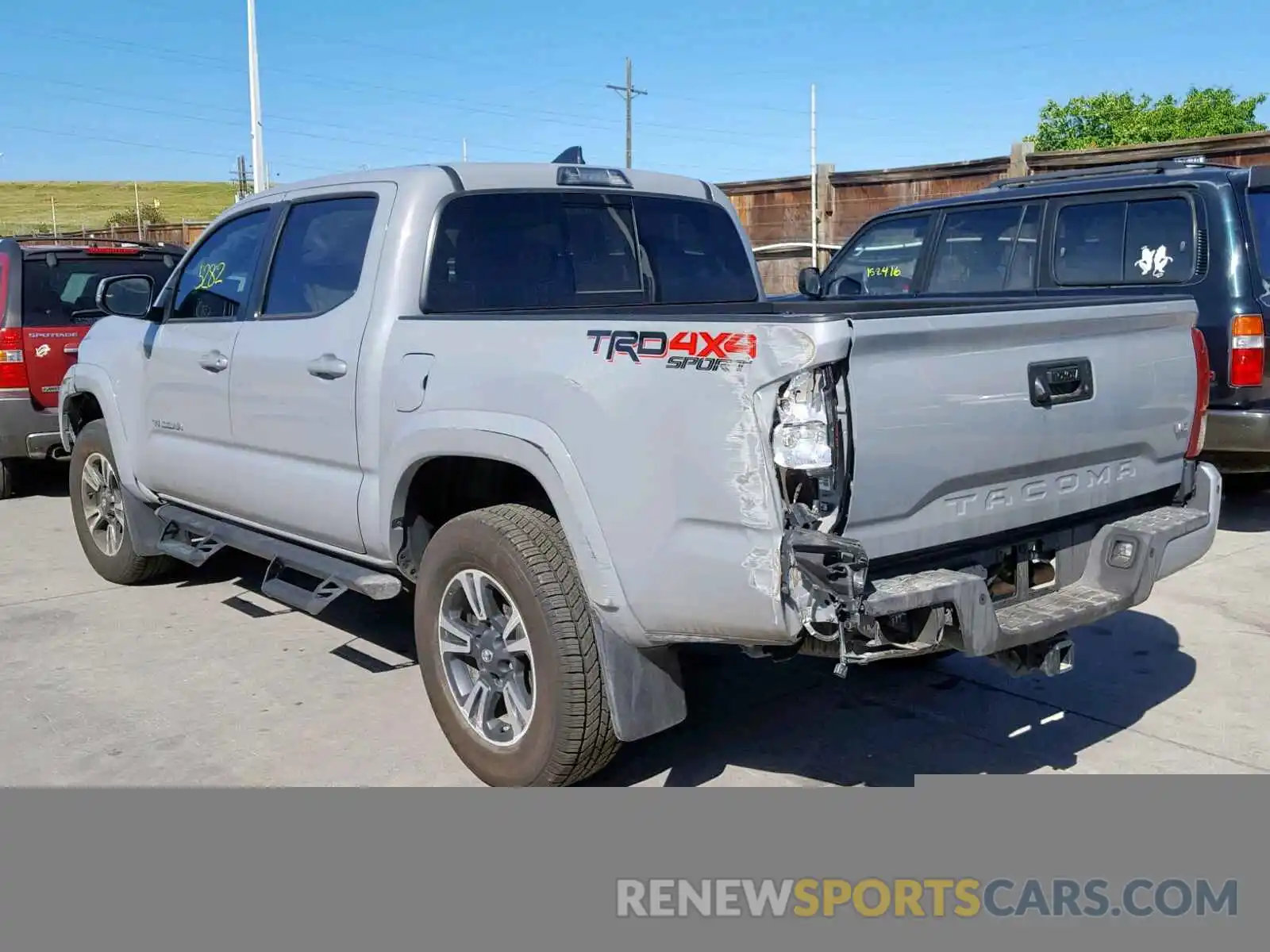 3 Photograph of a damaged car 3TMCZ5AN4KM221742 TOYOTA TACOMA DOU 2019