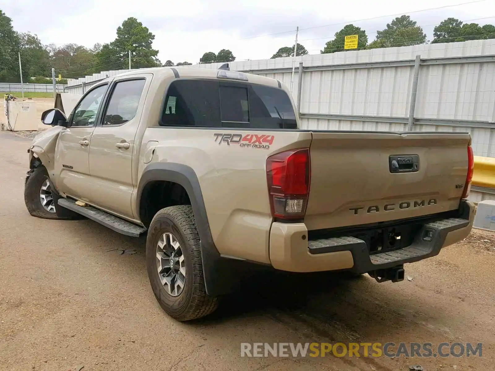 3 Photograph of a damaged car 3TMCZ5AN4KM246673 TOYOTA TACOMA DOU 2019