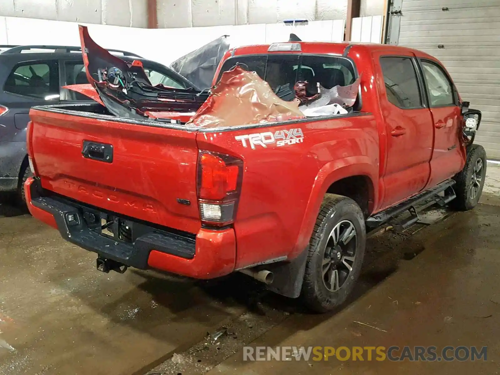 4 Photograph of a damaged car 3TMCZ5AN4KM267409 TOYOTA TACOMA DOU 2019