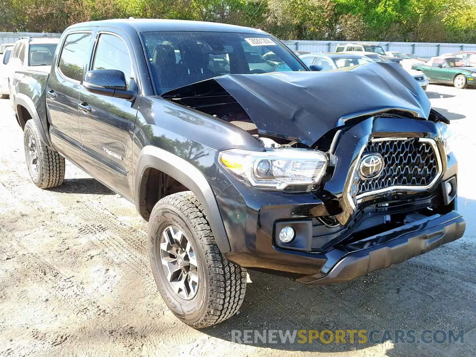 1 Photograph of a damaged car 3TMCZ5AN5KM219112 TOYOTA TACOMA DOU 2019