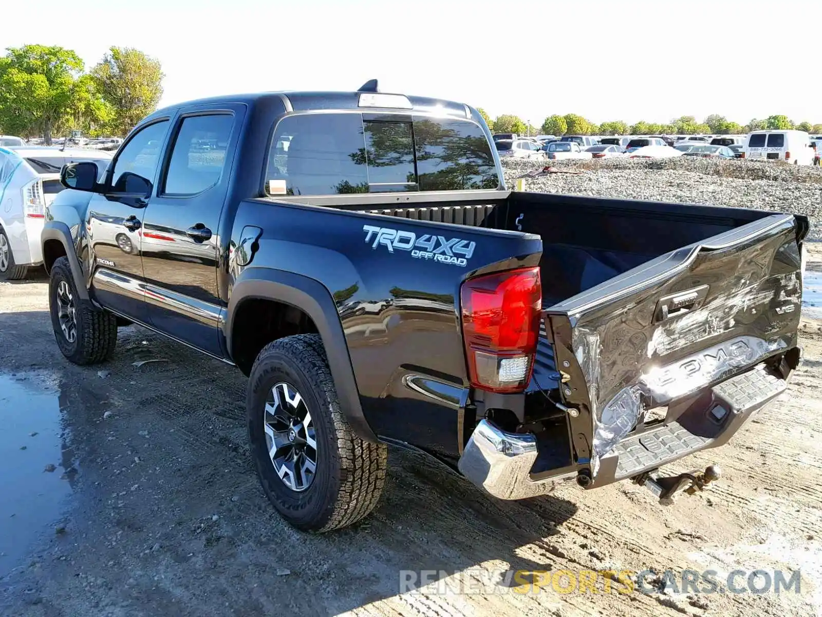 3 Photograph of a damaged car 3TMCZ5AN5KM219112 TOYOTA TACOMA DOU 2019