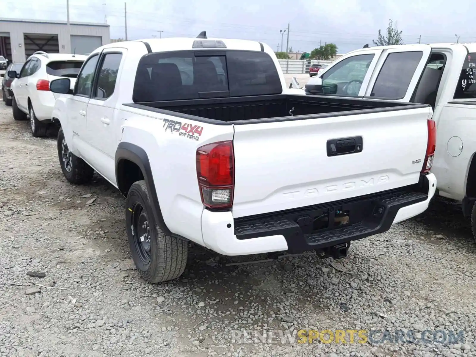 3 Photograph of a damaged car 3TMCZ5AN5KM223452 TOYOTA TACOMA DOU 2019