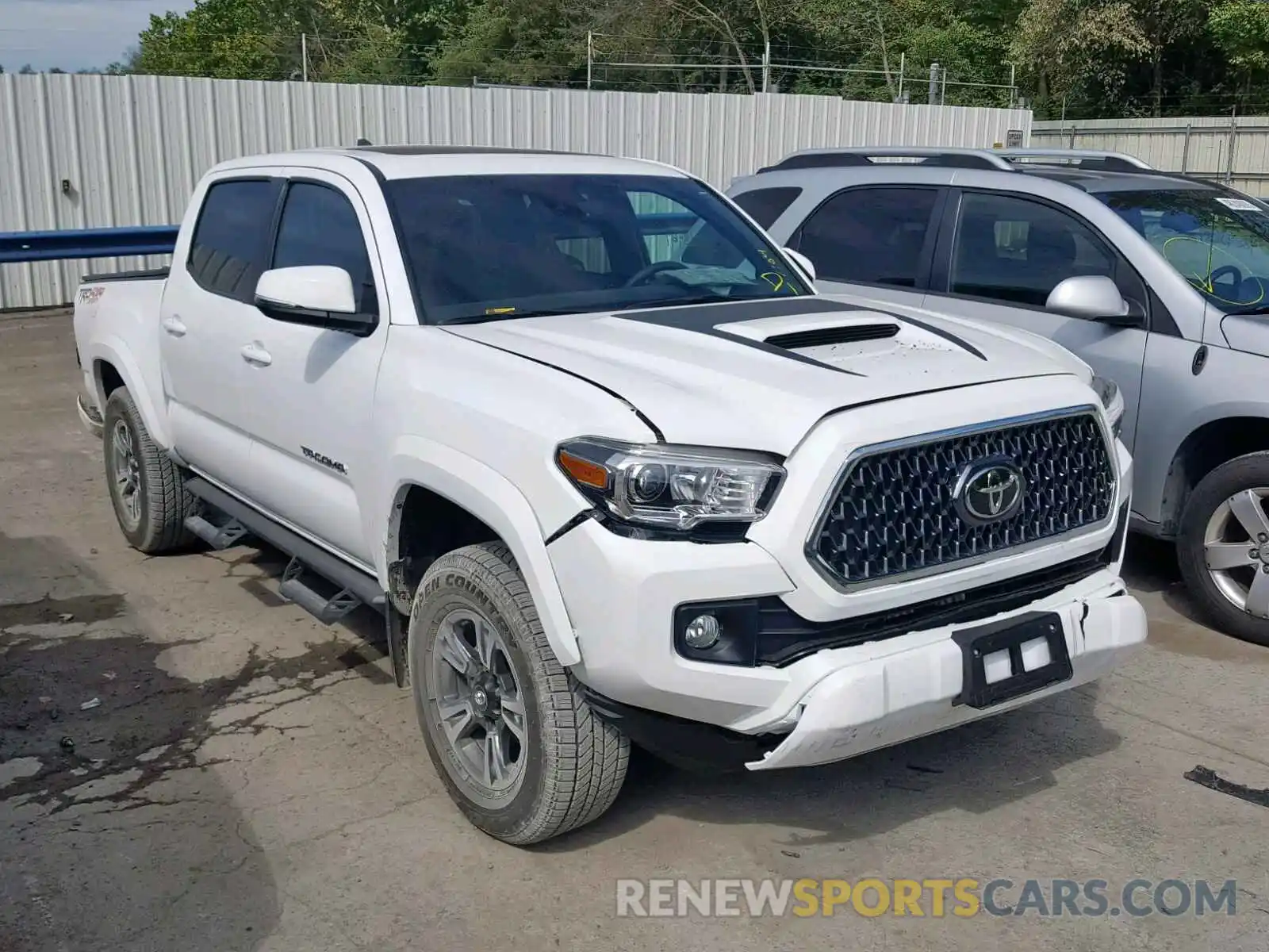 1 Photograph of a damaged car 3TMCZ5AN5KM232880 TOYOTA TACOMA DOU 2019