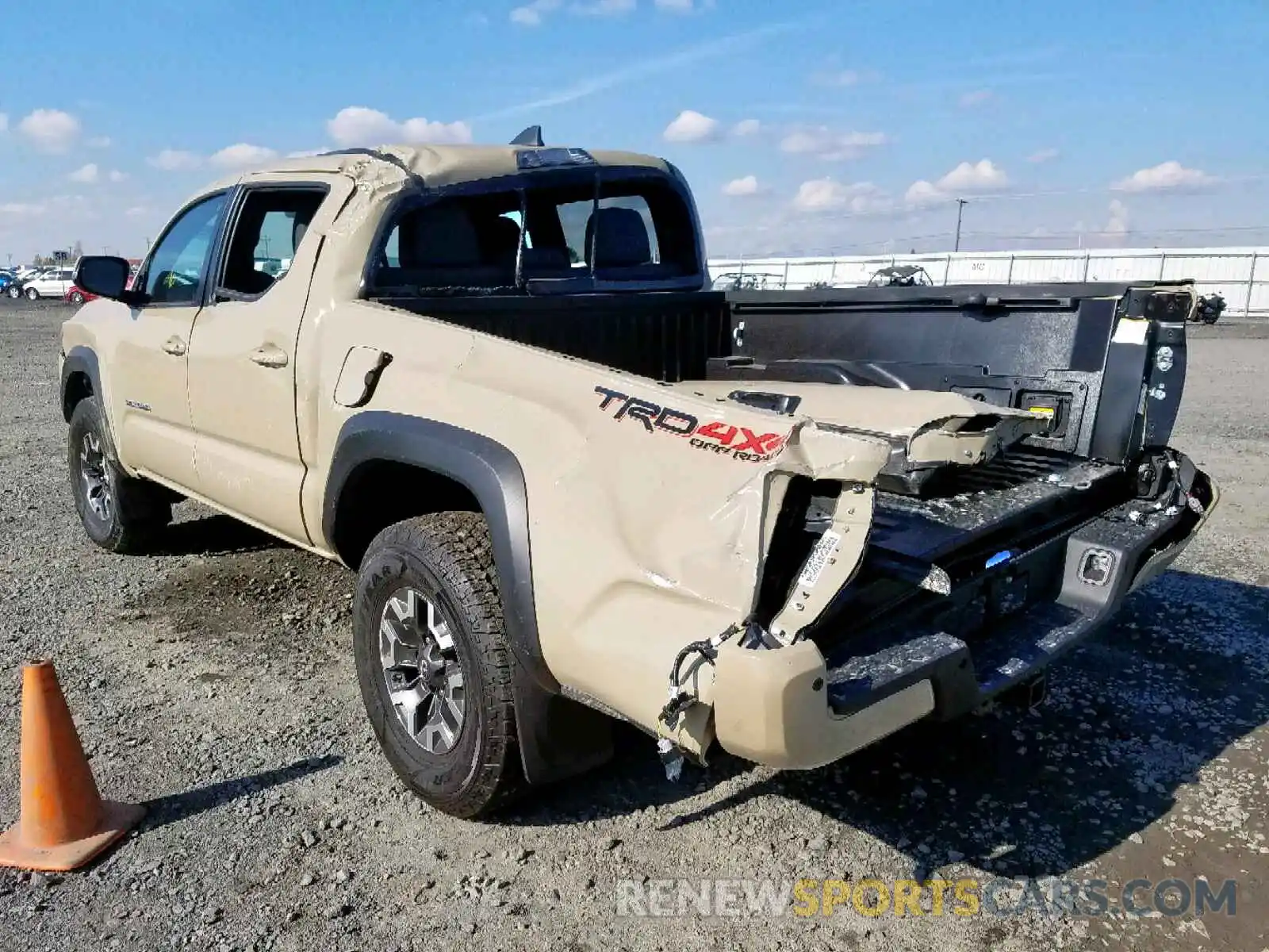 3 Photograph of a damaged car 3TMCZ5AN5KM271131 TOYOTA TACOMA DOU 2019