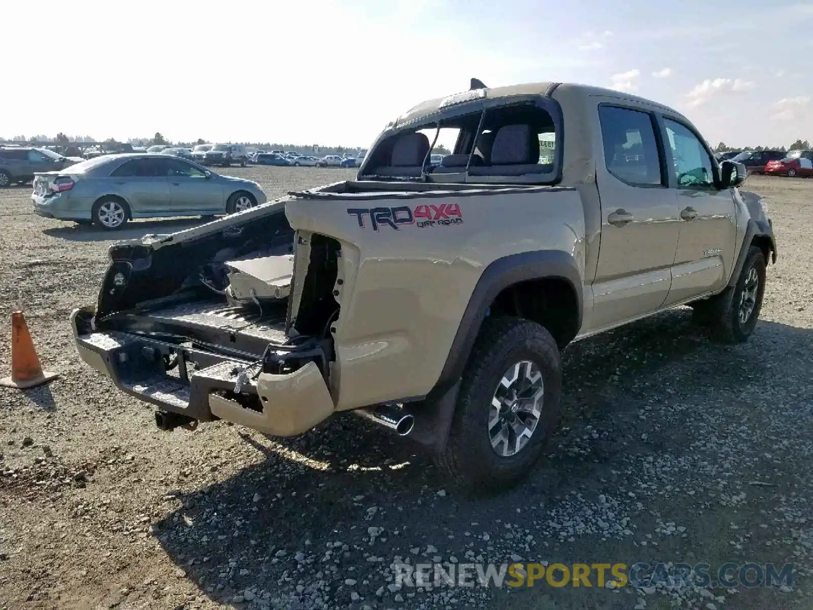 4 Photograph of a damaged car 3TMCZ5AN5KM271131 TOYOTA TACOMA DOU 2019