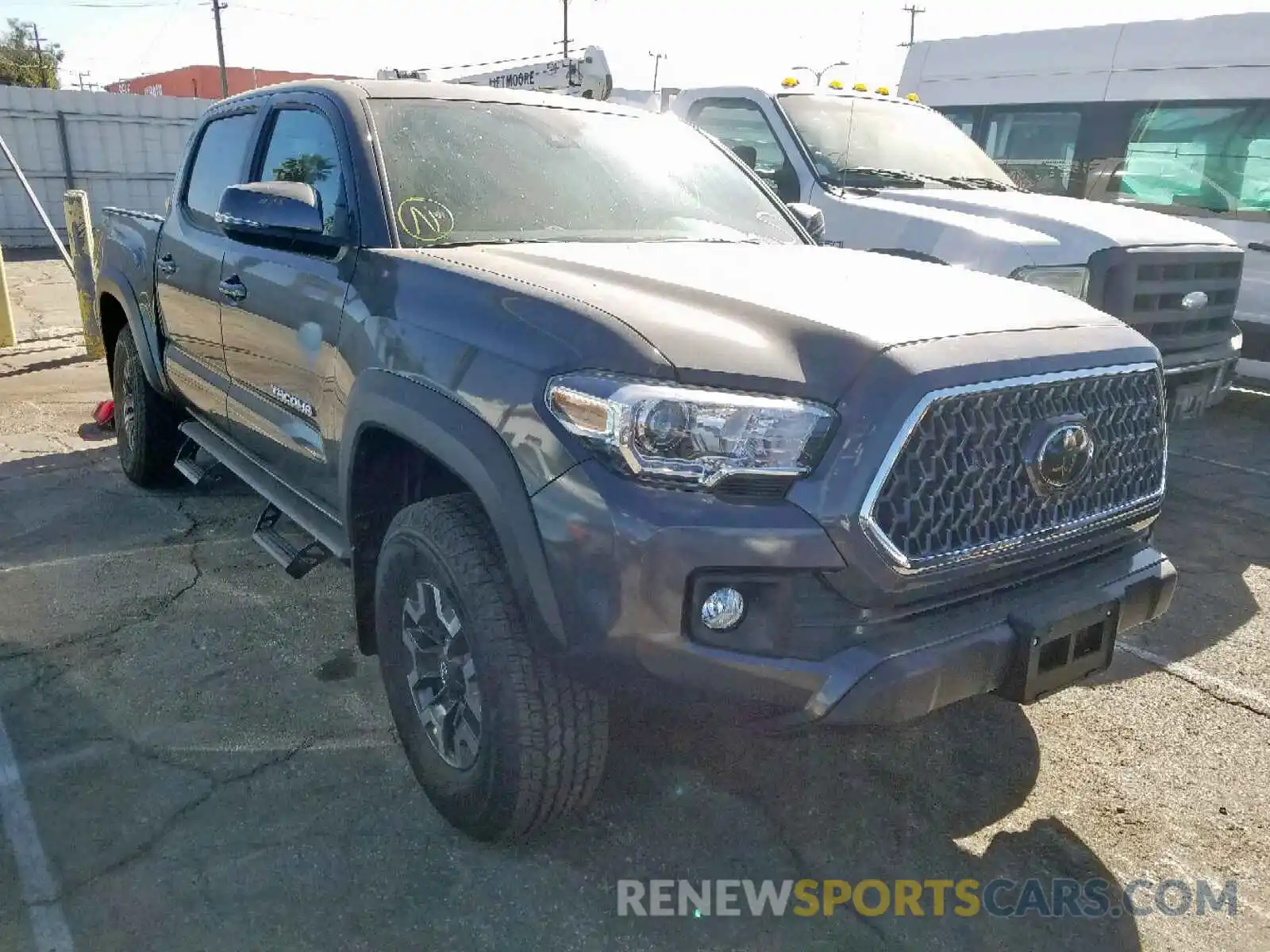 1 Photograph of a damaged car 3TMCZ5AN5KM281643 TOYOTA TACOMA DOU 2019