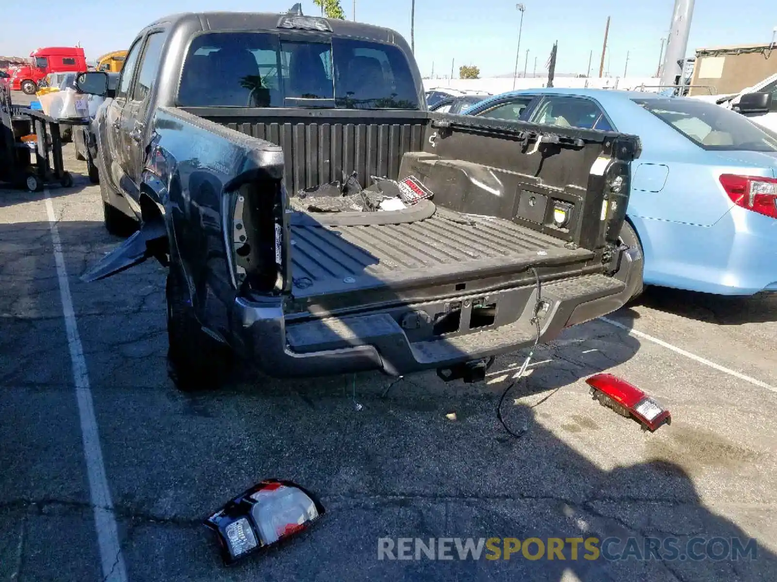 3 Photograph of a damaged car 3TMCZ5AN5KM281643 TOYOTA TACOMA DOU 2019